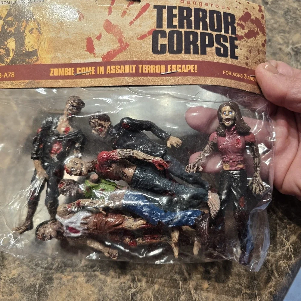 Terror Corpse Action Figure Pack‎  Zombie Realistic New Sealed